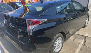 
									2017 Toyota Prius full								