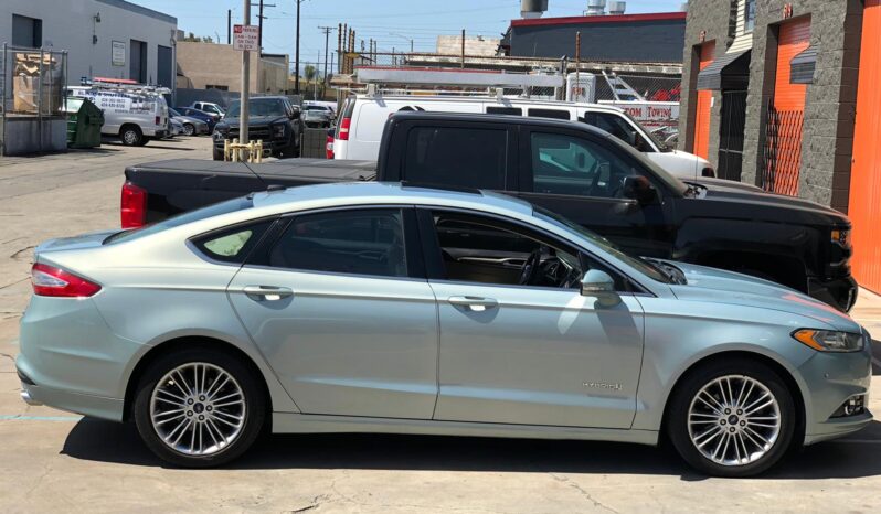 
								2013 Ford Fusion SE Hybrid full									